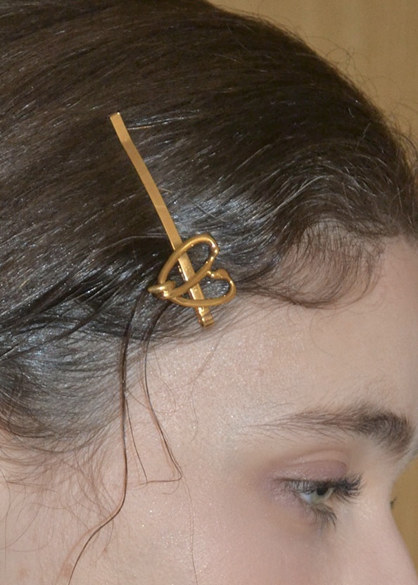 Pretchel hair pin G